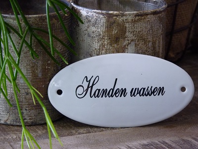 Sfeerimpressie emaille deurbordje handen wassen.jpg